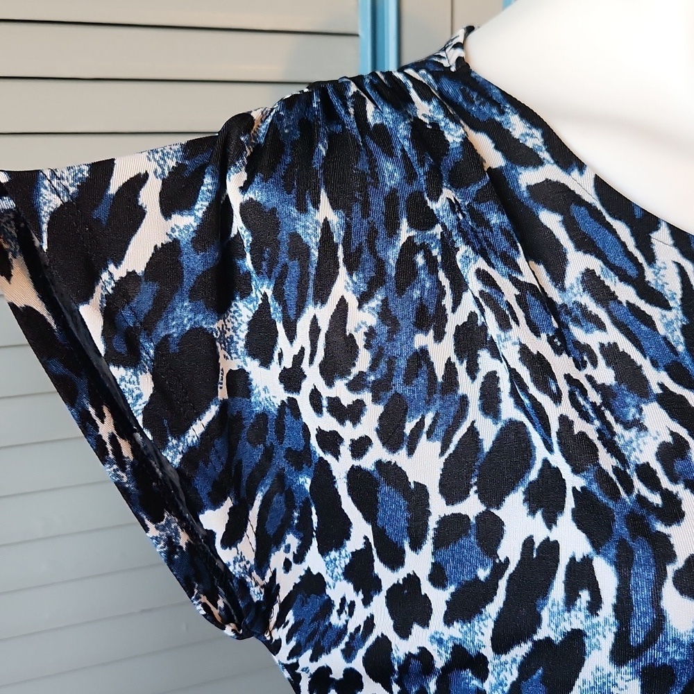 Jocelyn Smith Top Blue Leopard Print Top - Picture 5 of 11